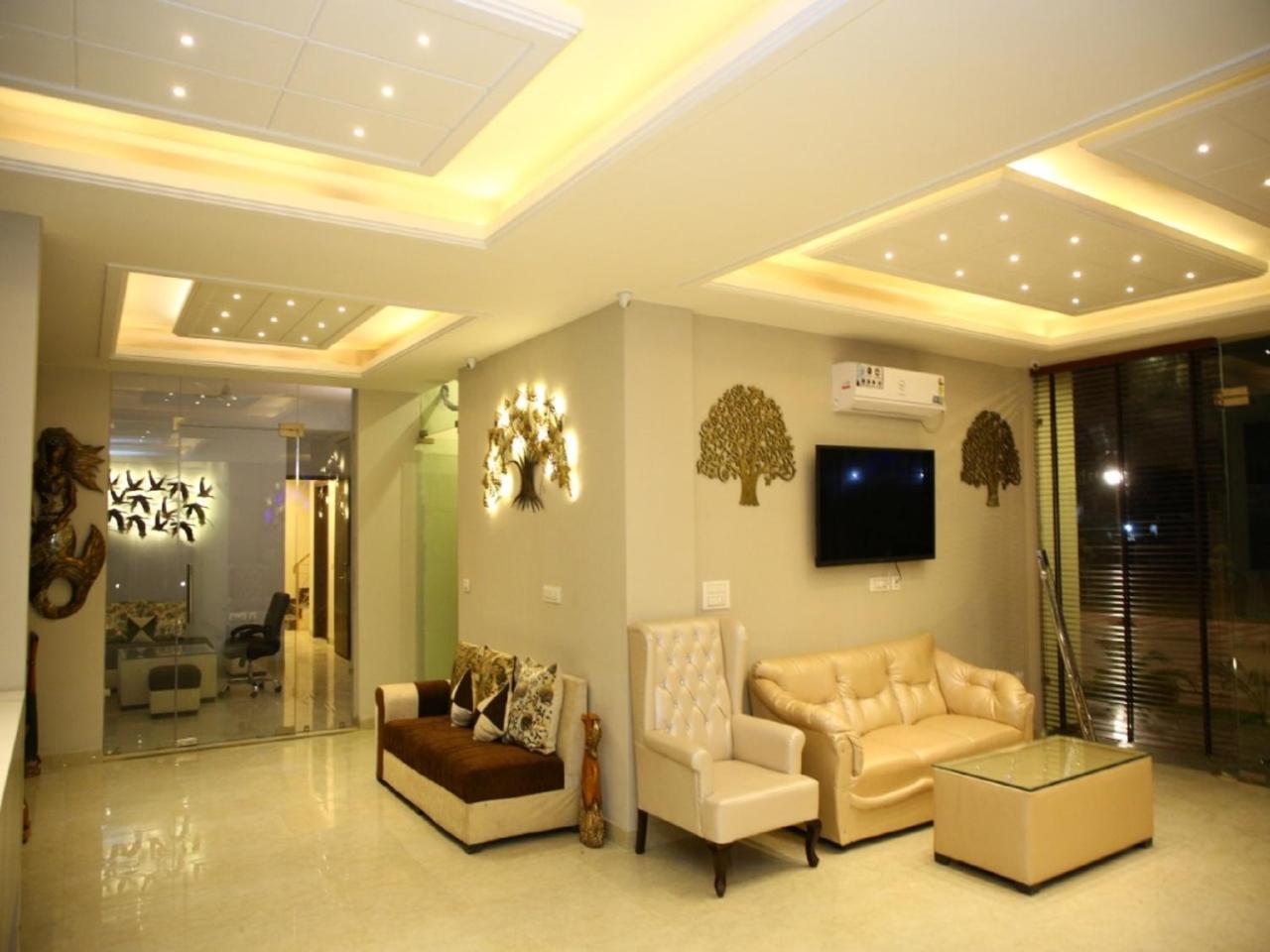 Anandam Clarks Inn Suites Vrindāvan Exterior foto