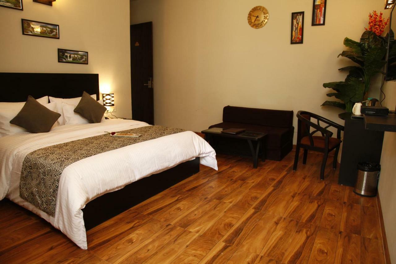 Anandam Clarks Inn Suites Vrindāvan Exterior foto