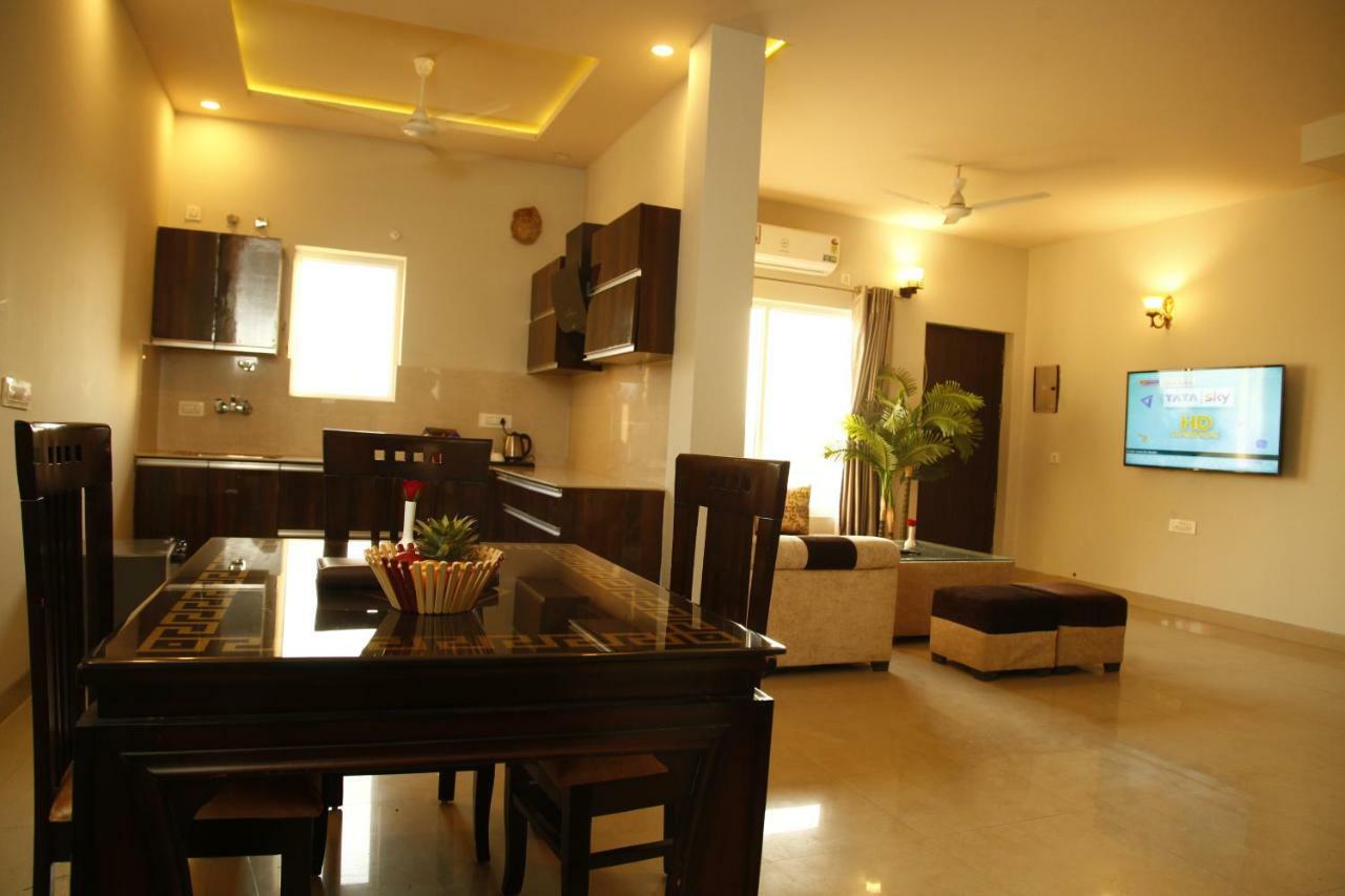 Anandam Clarks Inn Suites Vrindāvan Exterior foto